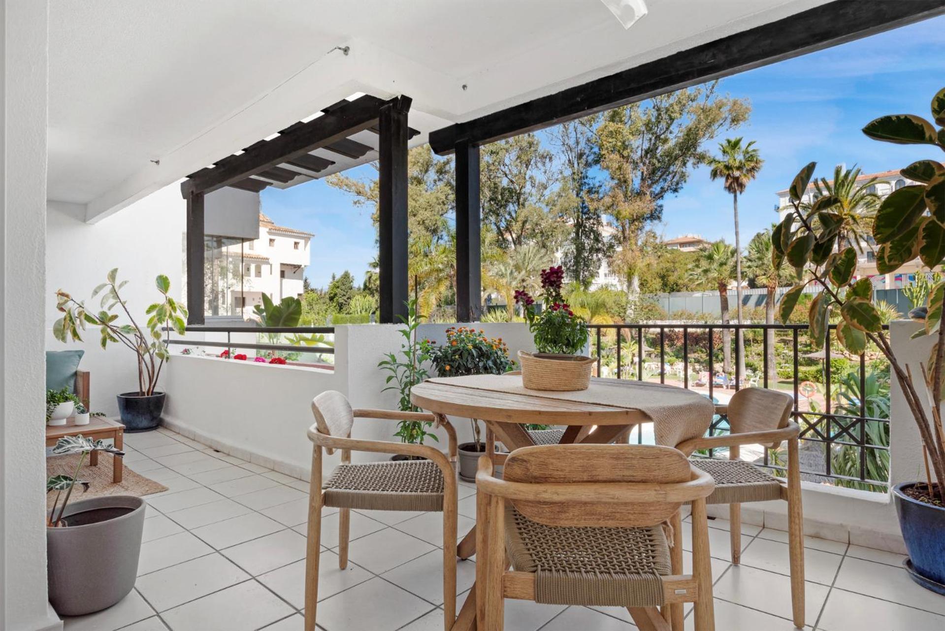 Charming And Spacious In Medina Garden - Puerto Banus Lägenhet *